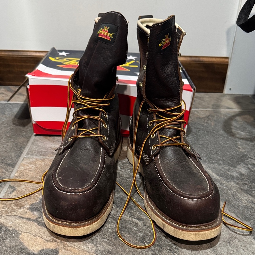 Brand new Men's Thorogood Brown Leather Boots